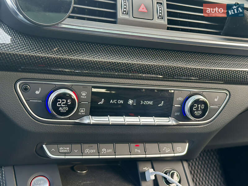Внедорожник / Кроссовер Audi SQ5 2019 в Одессе
