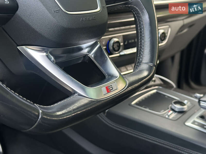 Внедорожник / Кроссовер Audi SQ5 2019 в Одессе