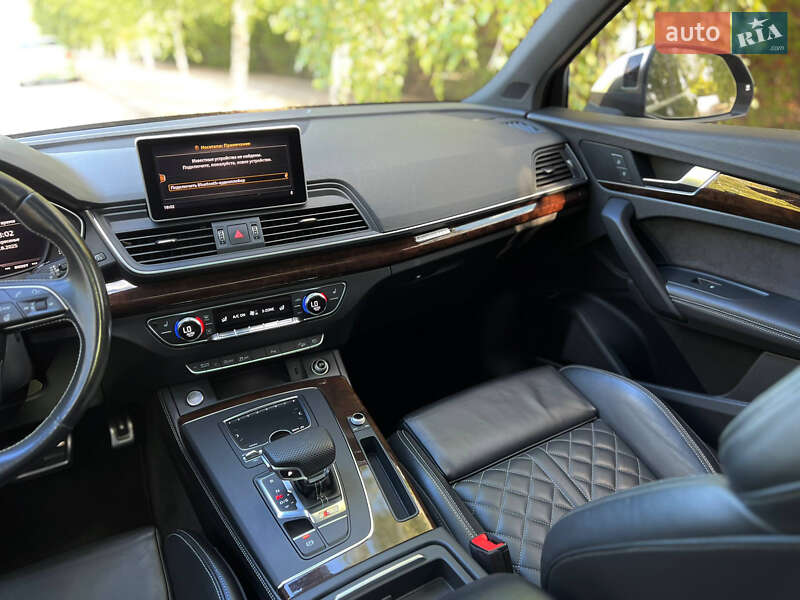Внедорожник / Кроссовер Audi SQ5 2018 в Одессе