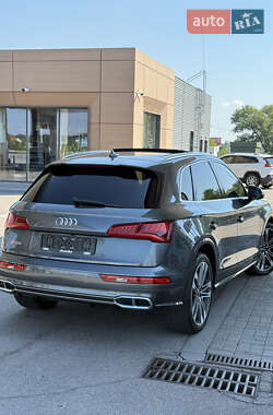 Внедорожник / Кроссовер Audi SQ5 2018 в 