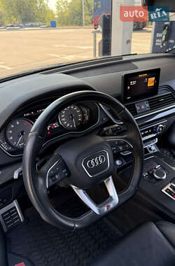 Внедорожник / Кроссовер Audi SQ5 2018 в 