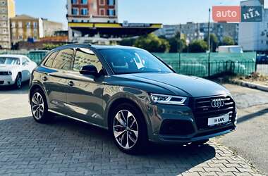 Внедорожник / Кроссовер Audi SQ5 2019 в 