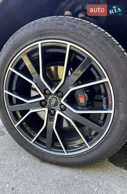 Внедорожник / Кроссовер Audi SQ5 2024 в 