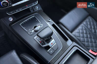 Внедорожник / Кроссовер Audi SQ5 2018 в 