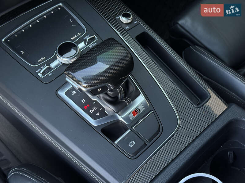 Внедорожник / Кроссовер Audi SQ5 2019 в Киеве