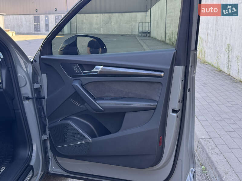 Внедорожник / Кроссовер Audi SQ5 2019 в Киеве
