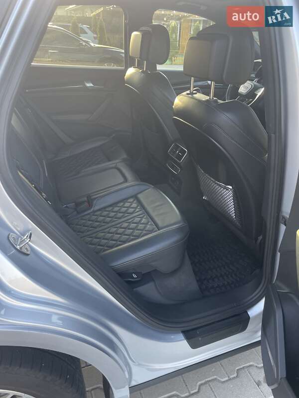 Внедорожник / Кроссовер Audi SQ5 2019 в Киеве