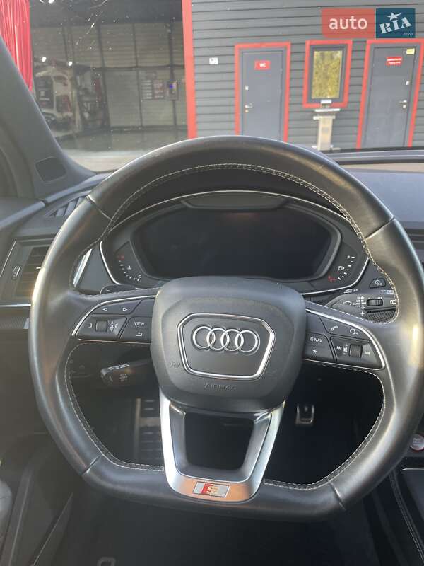 Внедорожник / Кроссовер Audi SQ5 2019 в Киеве