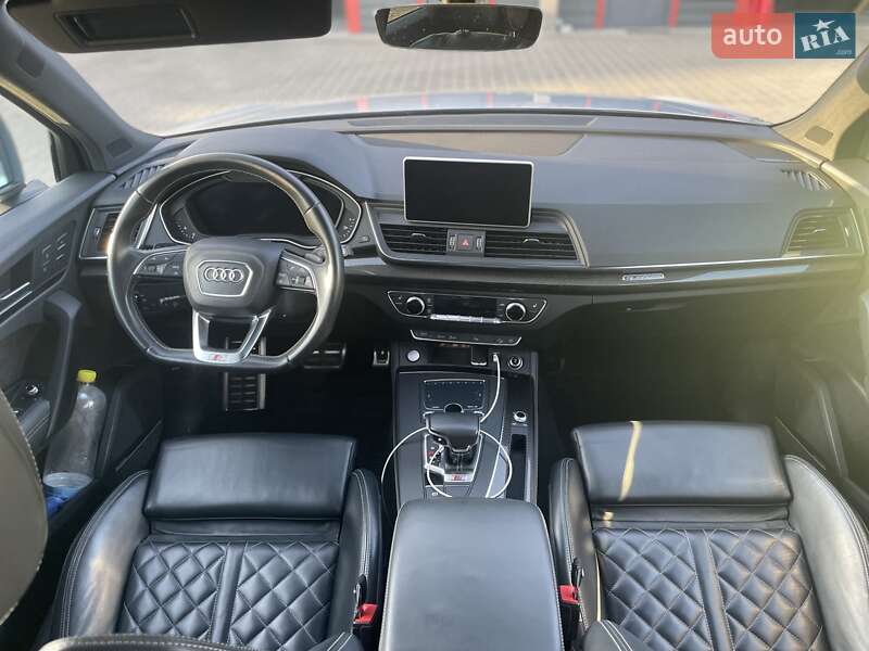 Внедорожник / Кроссовер Audi SQ5 2019 в Киеве