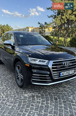 Внедорожник / Кроссовер Audi SQ5 2017 в 