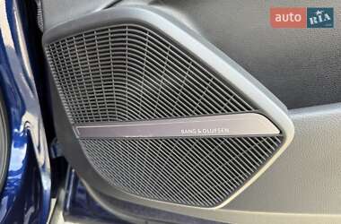 Внедорожник / Кроссовер Audi SQ5 2020 в 