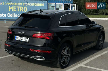 Внедорожник / Кроссовер Audi SQ5 2018 в 