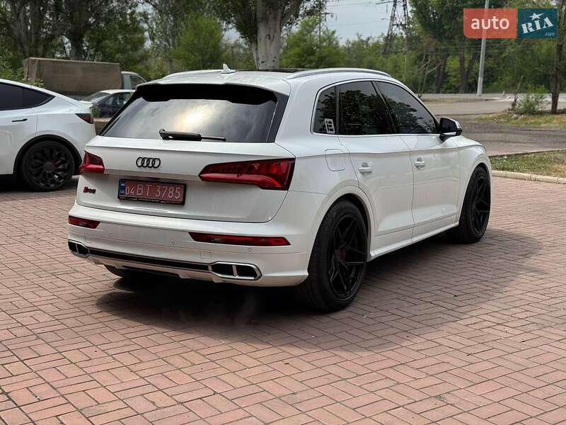 Позашляховик / Кросовер Audi SQ5 2018 в Києві фото 4 Позашляховик / Кросовер Audi SQ5 2018 в Києві