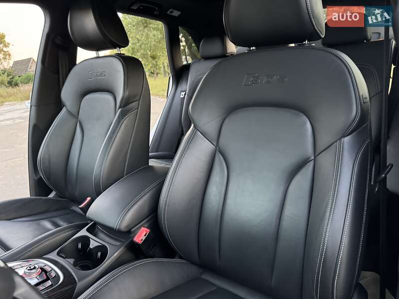 Внедорожник / Кроссовер Audi SQ5 2015 в Киеве