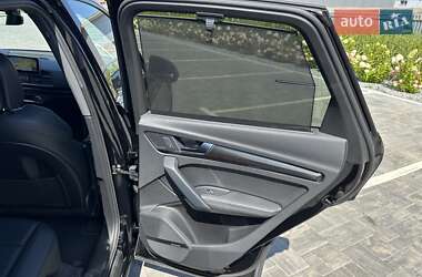 Внедорожник / Кроссовер Audi SQ5 2018 в 