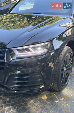 Внедорожник / Кроссовер Audi SQ5 2019 в 