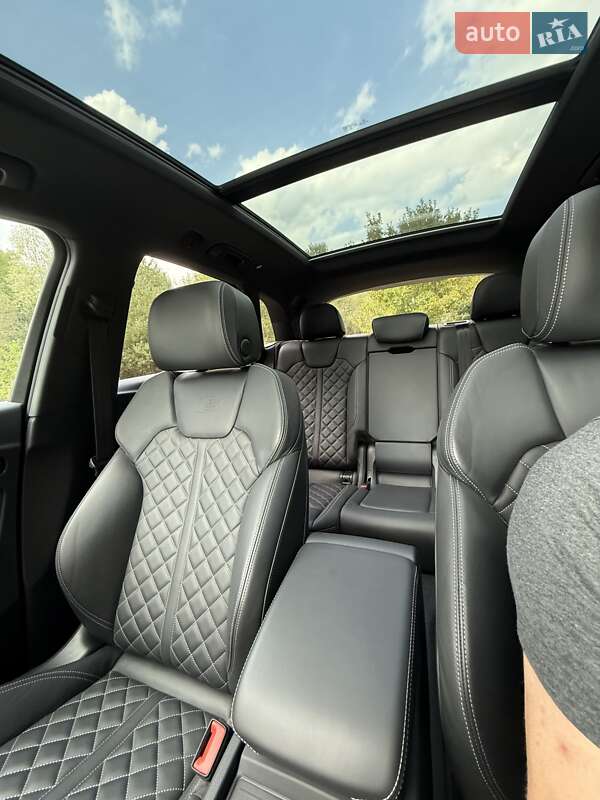 Внедорожник / Кроссовер Audi SQ5 2018 в Киеве