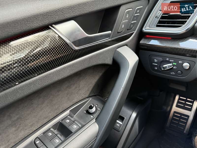 Внедорожник / Кроссовер Audi SQ5 2018 в Киеве