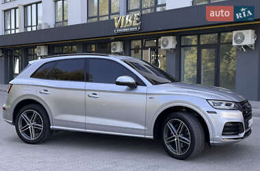 Внедорожник / Кроссовер Audi SQ5 2017 в 