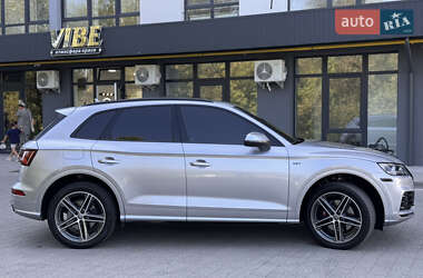 Внедорожник / Кроссовер Audi SQ5 2017 в 