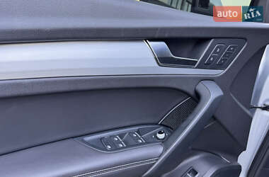 Внедорожник / Кроссовер Audi SQ5 2017 в 