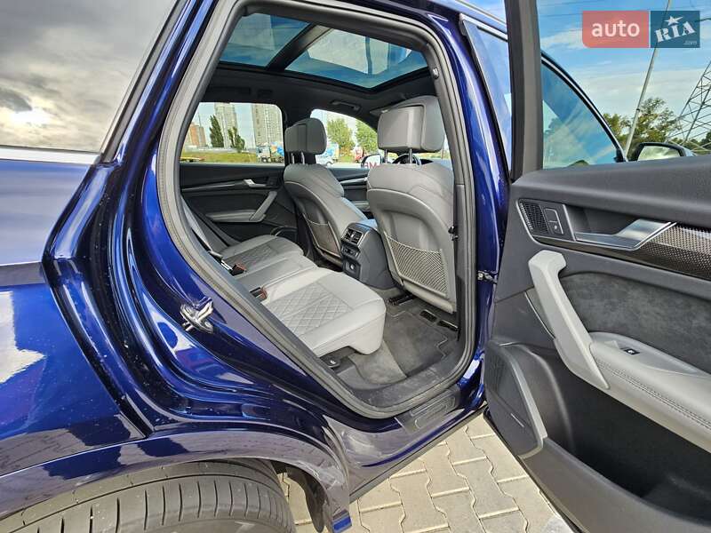 Внедорожник / Кроссовер Audi SQ5 2018 в Киеве