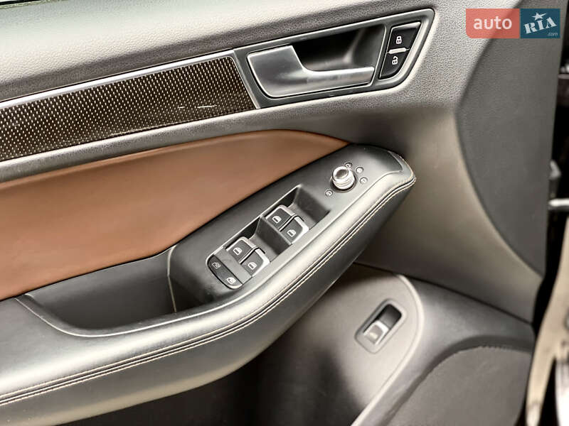 Внедорожник / Кроссовер Audi SQ5 2013 в Киеве