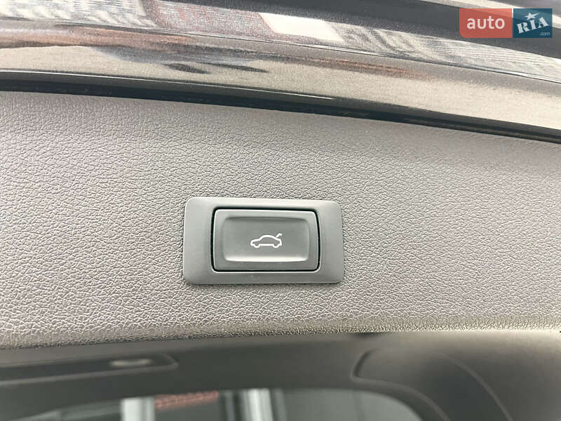 Внедорожник / Кроссовер Audi SQ5 2013 в Киеве