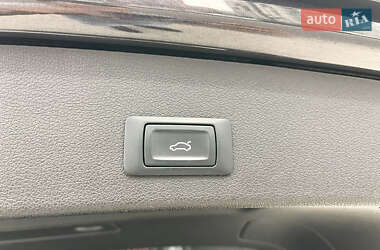 Внедорожник / Кроссовер Audi SQ5 2013 в 