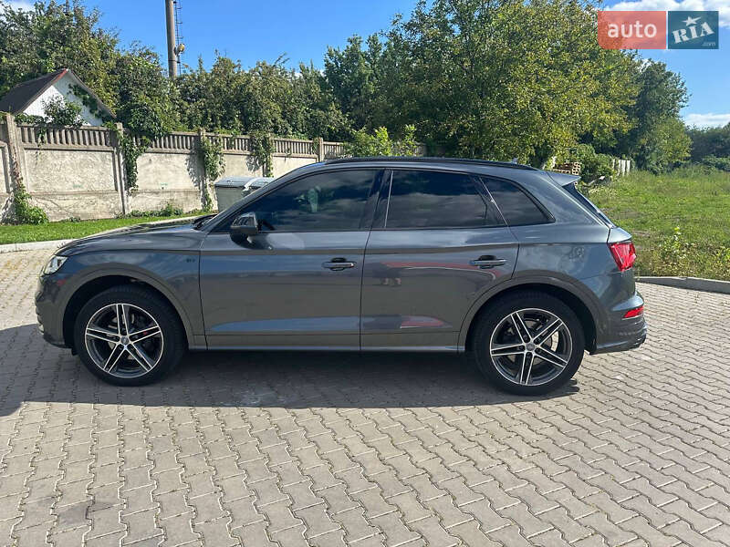 Внедорожник / Кроссовер Audi SQ5 2017 в Виннице