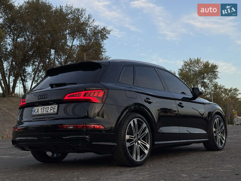 Внедорожник / Кроссовер Audi SQ5 2017 в Киеве