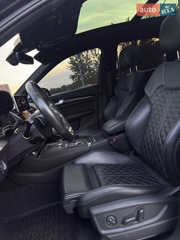 Внедорожник / Кроссовер Audi SQ5 2017 в Киеве