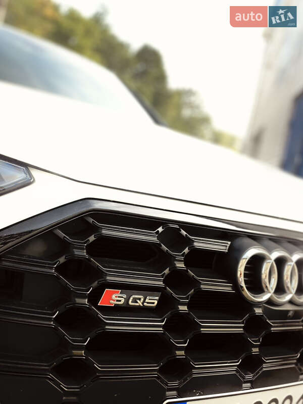 Внедорожник / Кроссовер Audi SQ5 2020 в Сумах