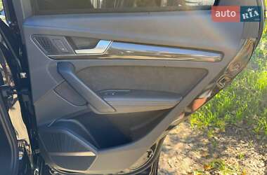 Внедорожник / Кроссовер Audi SQ5 2019 в 