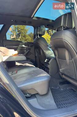 Внедорожник / Кроссовер Audi SQ5 2019 в 