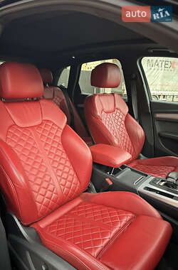 Внедорожник / Кроссовер Audi SQ5 2020 в 