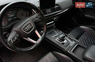 Внедорожник / Кроссовер Audi SQ5 2017 в 