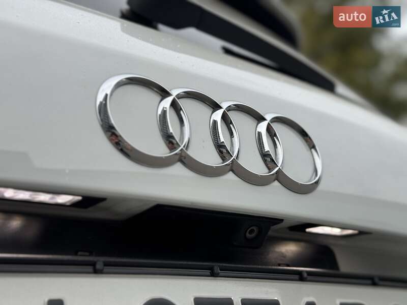 Внедорожник / Кроссовер Audi SQ5 2015 в Киеве