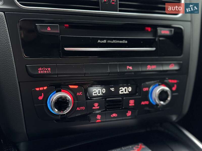 Внедорожник / Кроссовер Audi SQ5 2015 в Киеве