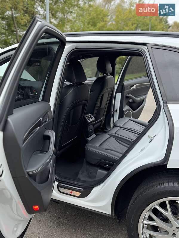 Внедорожник / Кроссовер Audi SQ5 2015 в Киеве