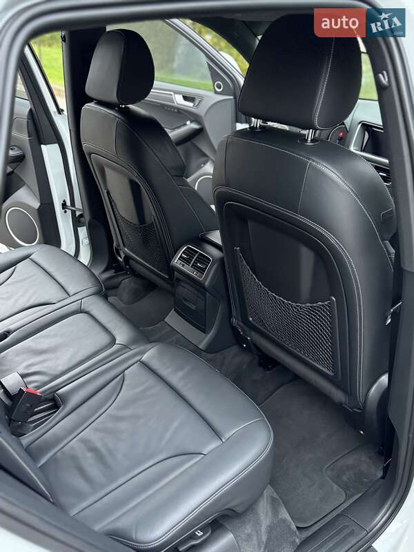 Внедорожник / Кроссовер Audi SQ5 2015 в Киеве