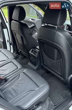 Внедорожник / Кроссовер Audi SQ5 2015 в 
