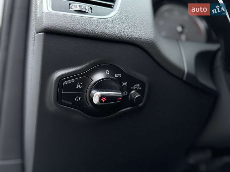 Внедорожник / Кроссовер Audi SQ5 2015 в Киеве