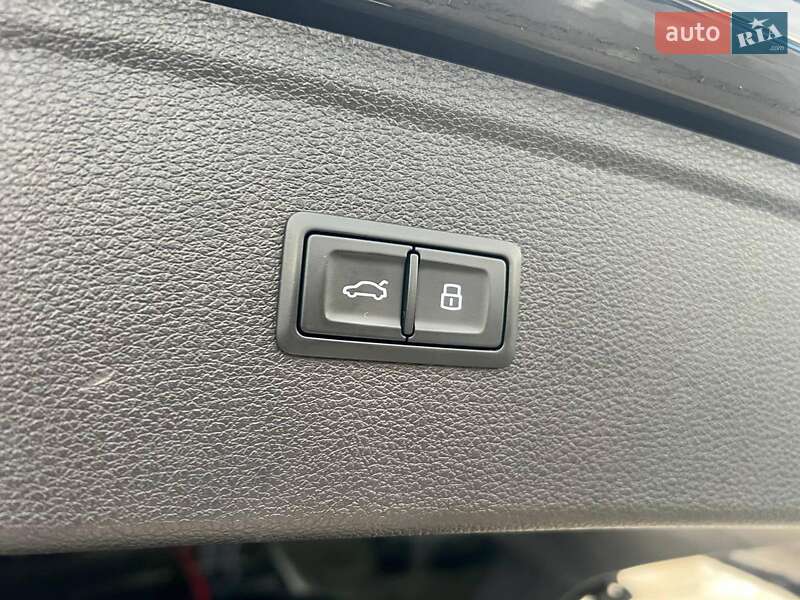 Внедорожник / Кроссовер Audi SQ5 2017 в Львове