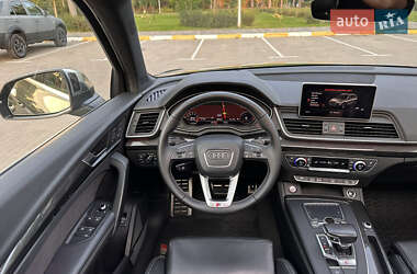 Внедорожник / Кроссовер Audi SQ5 2017 в 