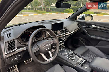 Внедорожник / Кроссовер Audi SQ5 2017 в 