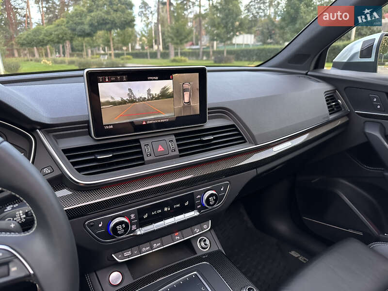 Внедорожник / Кроссовер Audi SQ5 2017 в Киеве