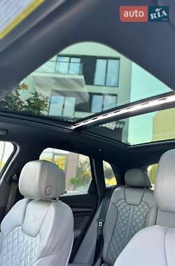 Внедорожник / Кроссовер Audi SQ5 2017 в 