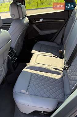 Внедорожник / Кроссовер Audi SQ5 2017 в 