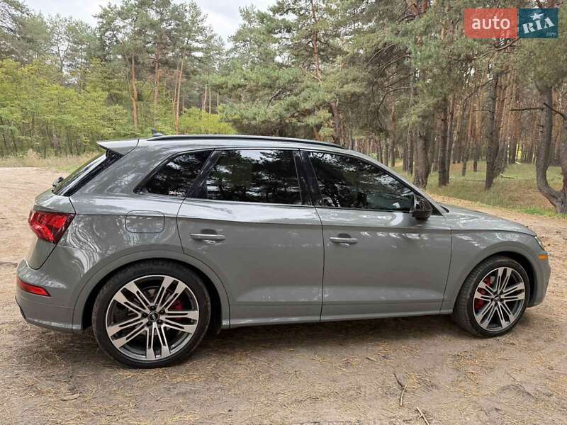 Внедорожник / Кроссовер Audi SQ5 2019 в Днепре